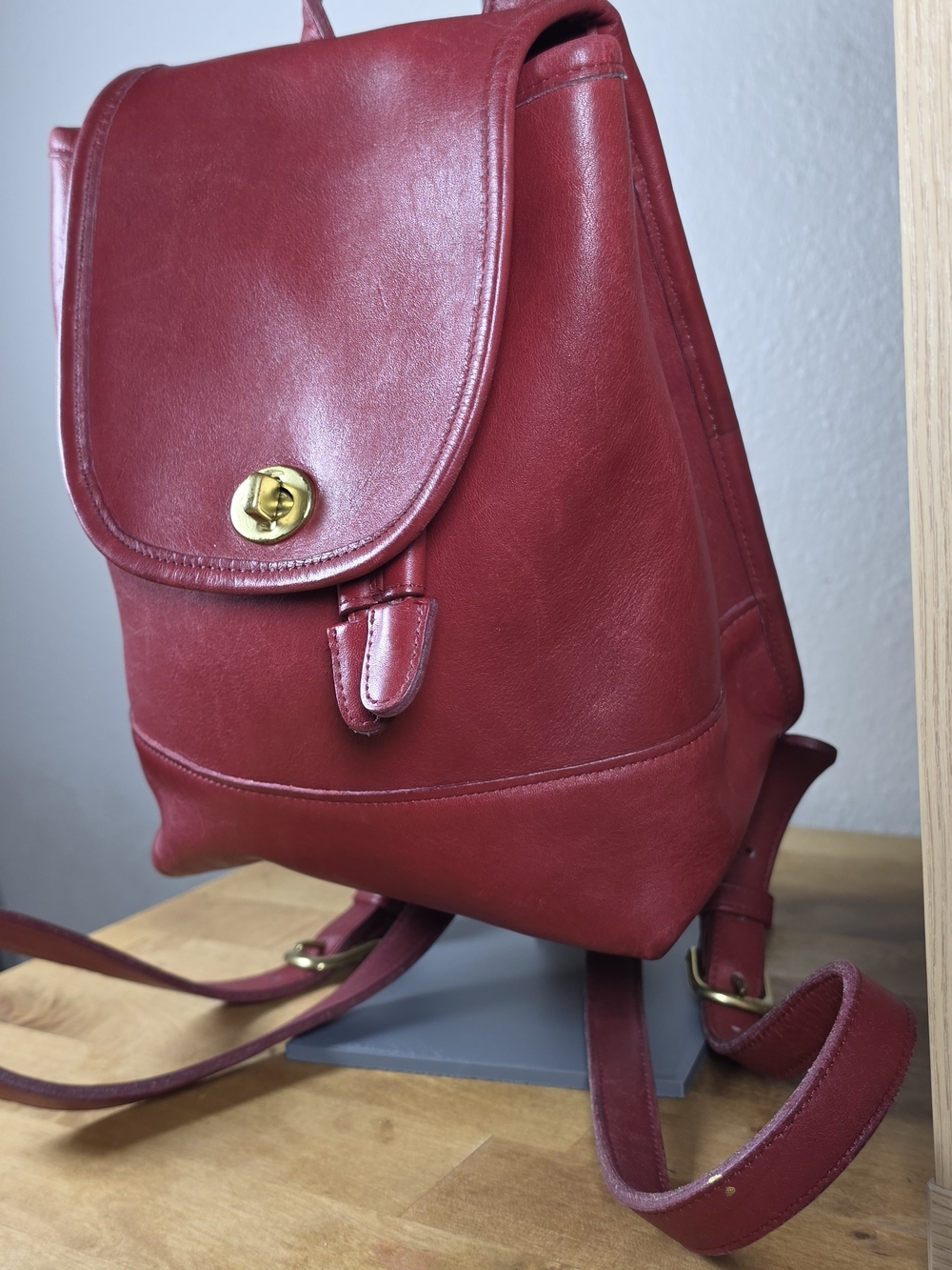 Coach 9960 Red Leather Daypack Backpack Exceptional Vintage Condition Hang Tag - Picture 4 of 12